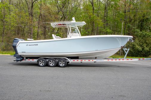 Hatteras 80 ENCLOSED BRIDGE image