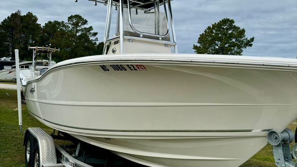 Bulls Bay 200 Center Console