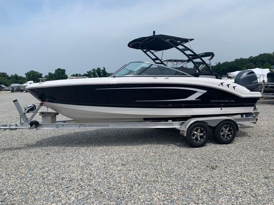 Chaparral 21 SSI Sport Outboard - main image