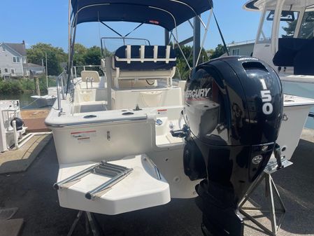 Boston Whaler 210 Montauk image