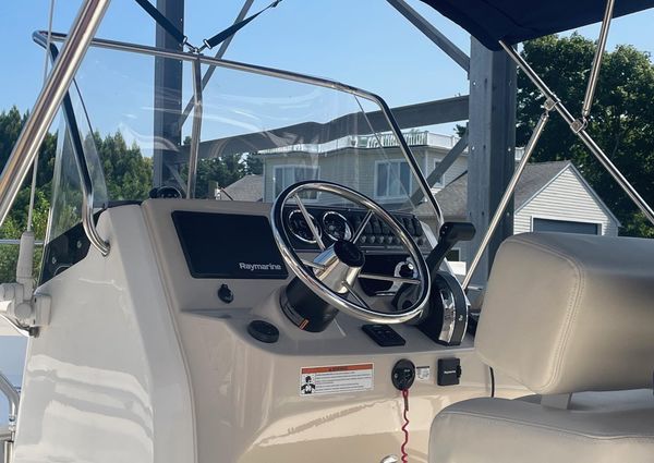 Boston-whaler 210-MONTAUK image