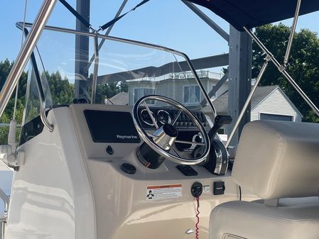 Boston Whaler 210 Montauk image