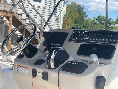 Boston Whaler 210 Montauk image