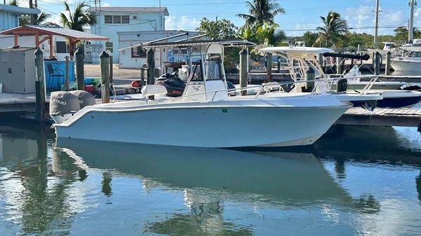 Mako 252 Center Console 