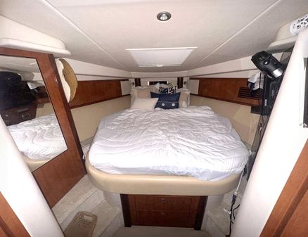 Sea Ray 390 Sundancer image