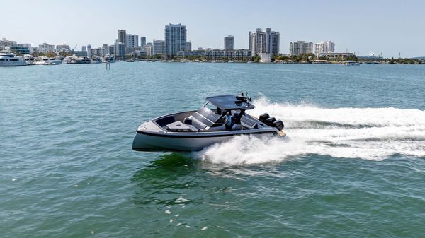 Vanquish Yachts VQ40