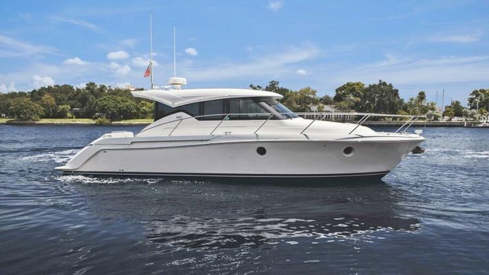 Tiara Yachts 39 Coupe - main image