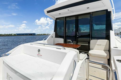 Tiara Yachts 39 Coupe image