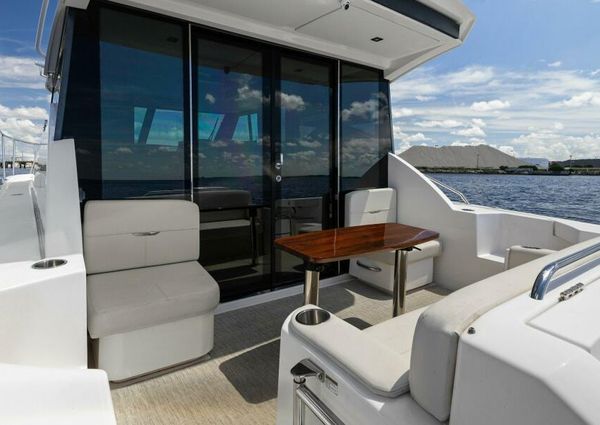 Tiara Yachts 39 Coupe image