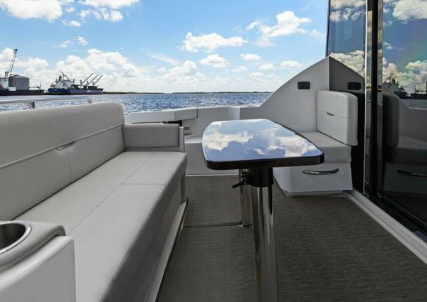 Tiara Yachts 39 Coupe image