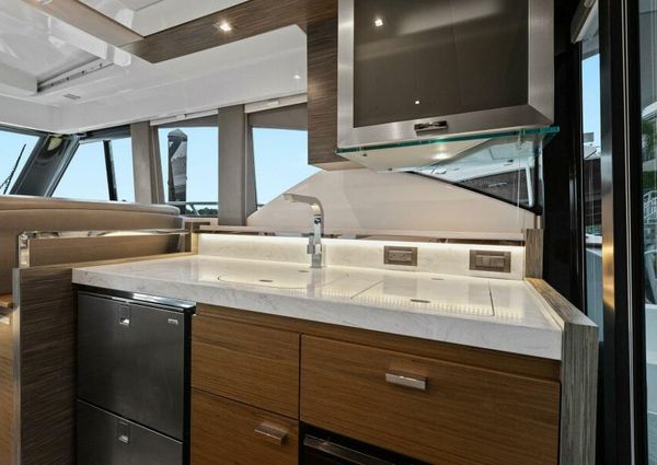 Tiara Yachts 39 Coupe image