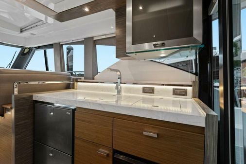 Tiara Yachts 39 Coupe image