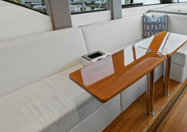 Tiara Yachts 39 Coupe image