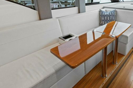 Tiara Yachts 39 Coupe image