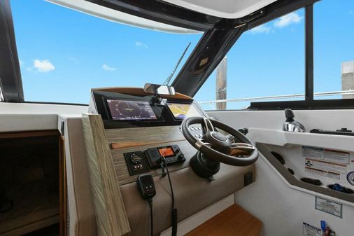 Tiara Yachts 39 Coupe image