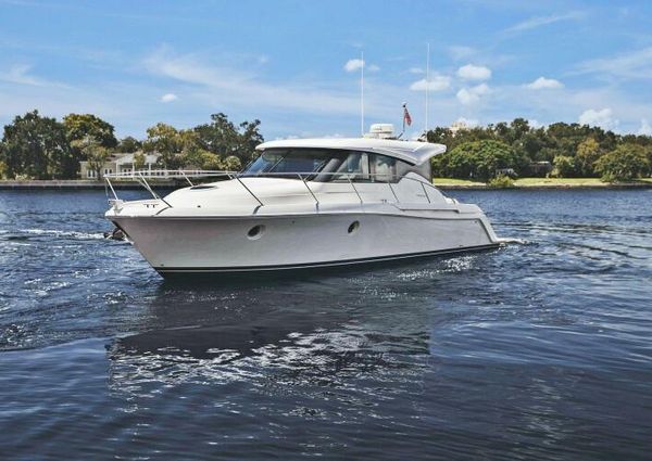 Tiara Yachts 39 Coupe image