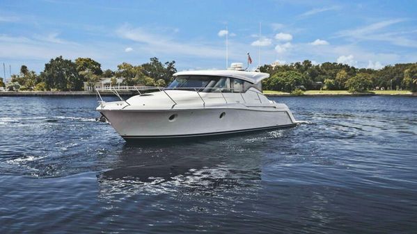 Tiara Yachts 39 Coupe image