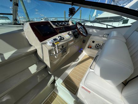 Sea Ray 370 Sundancer image