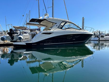 Sea Ray 350 Sundancer Coupe image