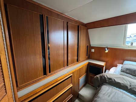 Sea-ray 410-AFT-CABIN image