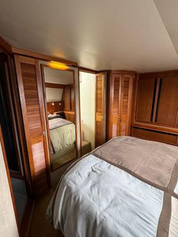 Sea-ray 410-AFT-CABIN image