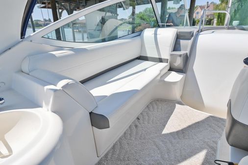 Cruisers Yachts 300 CXi Express image