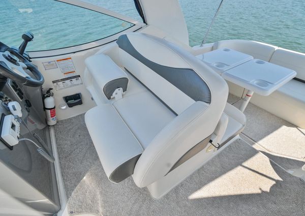 Cruisers Yachts 300 CXi Express image