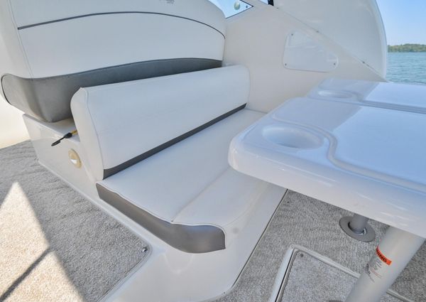 Cruisers Yachts 300 CXi Express image