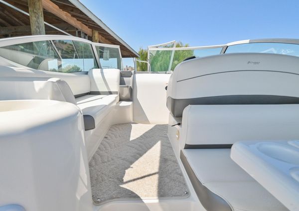 Cruisers Yachts 300 CXi Express image