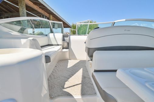 Cruisers Yachts 300 CXi Express image