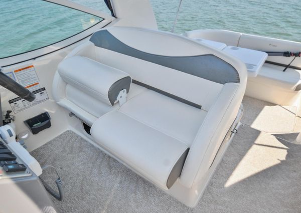 Cruisers Yachts 300 CXi Express image