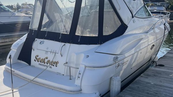 Cruisers Yachts 320 Express 