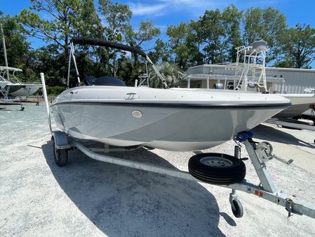 Bayliner Element image