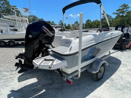 Bayliner Element image