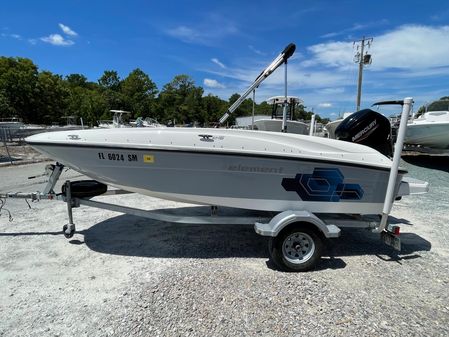 Bayliner Element image