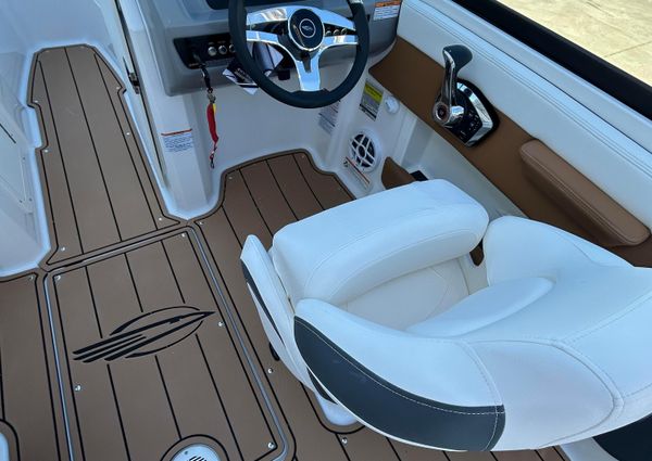 Chaparral 21-SURF image