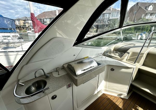 Sea Ray 330 Sundancer image