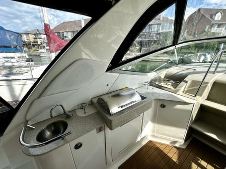 Sea Ray 330 Sundancer image