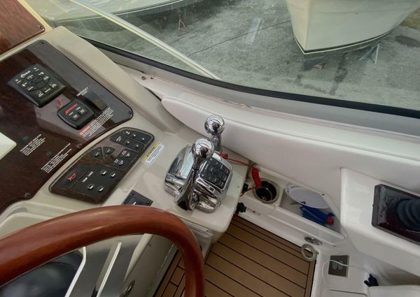 Sea Ray 330 Sundancer image