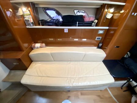 Sea Ray 330 Sundancer image