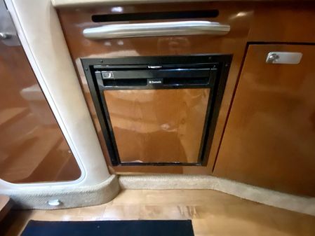 Sea Ray 330 Sundancer image