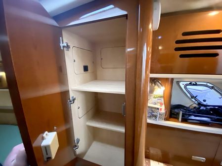 Sea Ray 330 Sundancer image