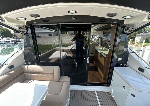 Sea Ray 510 Sundancer image