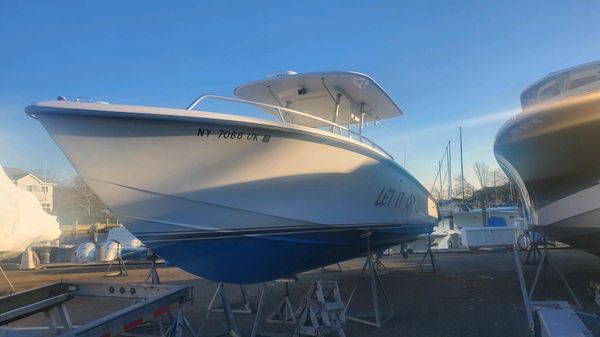Venture 34 Center Console