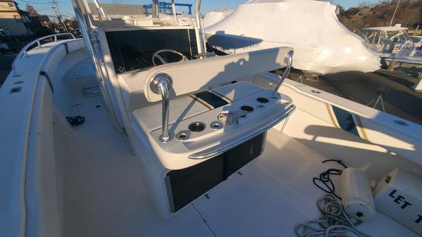 Venture 34 Center Console image