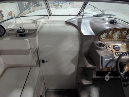 Rinker 250 Fiesta Vee image