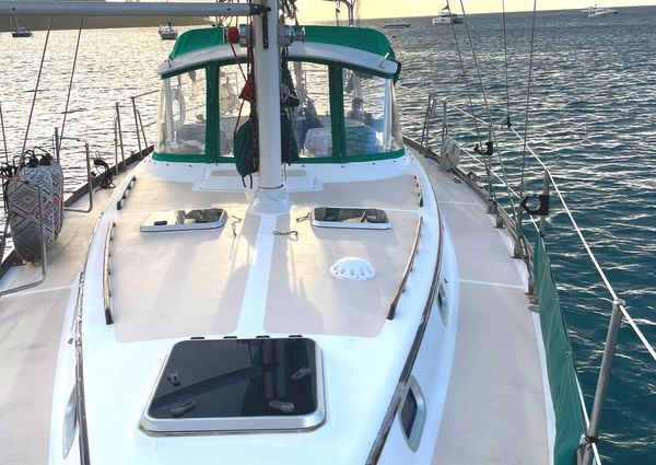 Gulfstar 44-CENTER-COCKPIT image