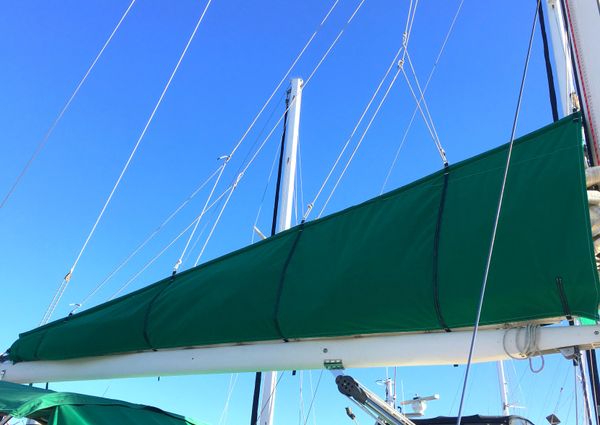 Gulfstar 44-CENTER-COCKPIT image