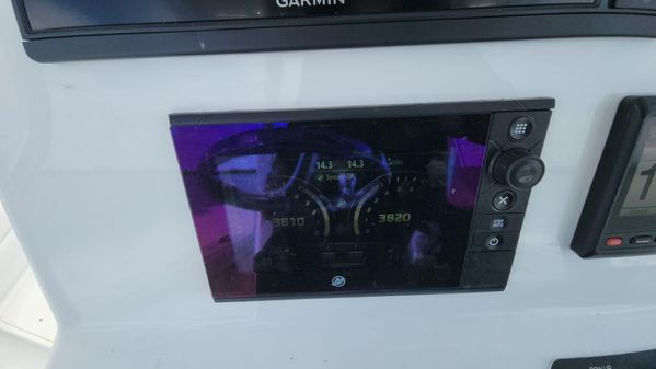 Yellowfin 29 image