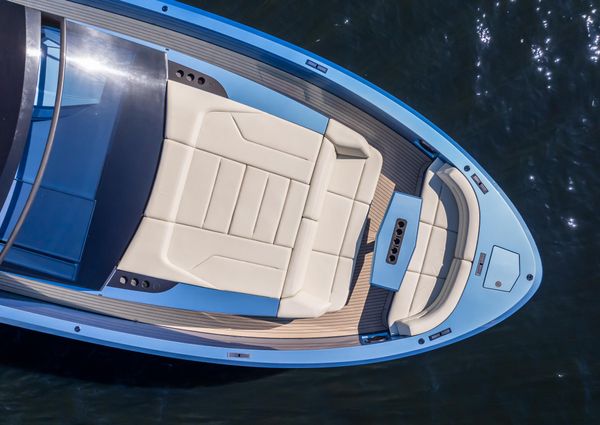 Vanquish Yachts VQ58 image